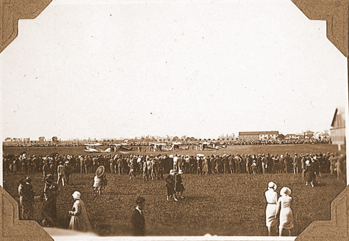 Manifestazione aviatoria all'aeroporto di Torino Mirafiori - Gino Lisa. 19 Giugno 1930